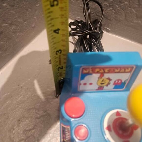 Ms Pac-Man Namco 5 n 1 Arcade Plug n Play - Picture 5 of 6